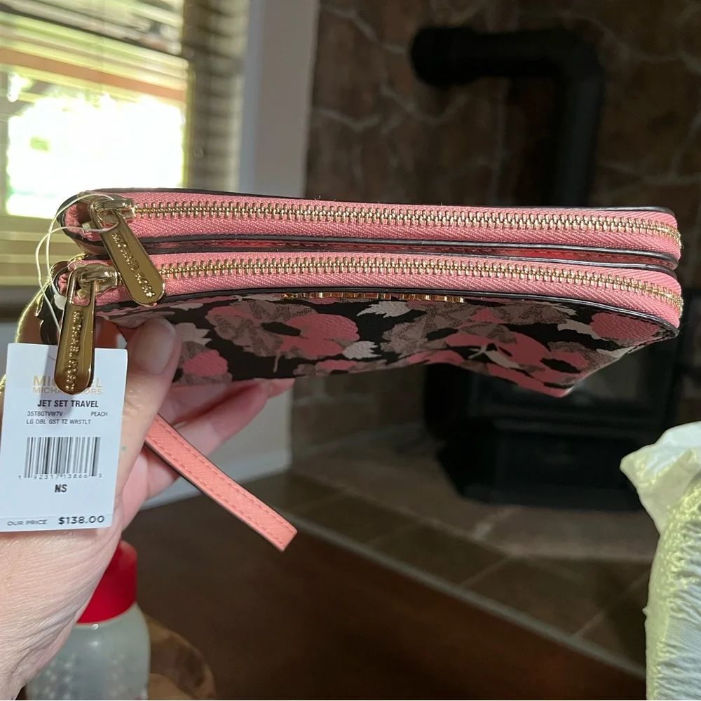 Michael Kors Wristlet - Picture 3 of 4
